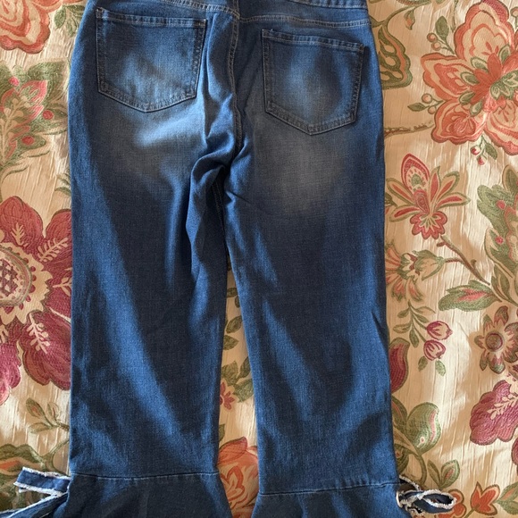 Capri Denim Jeans - Size 8 - Picture 4 of 5